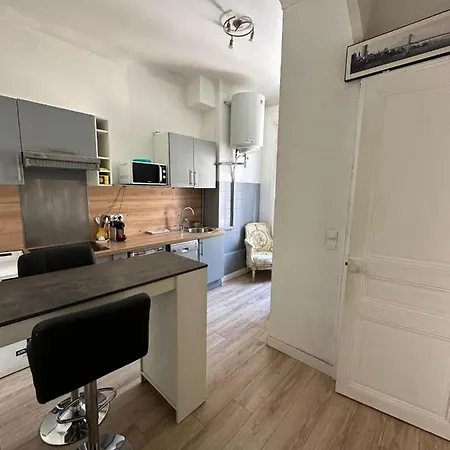 600m Port, Tramway, Clim, Wifi Apartment