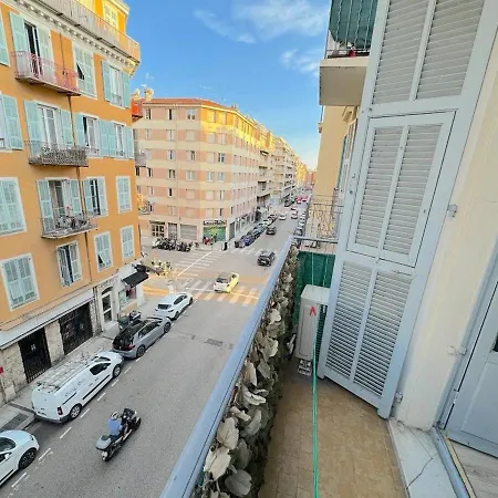 600m Port, Tramway, Clim, Wifi Apartamento