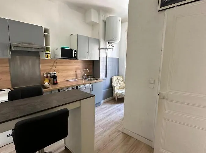 600m Port, Tramway, Clim, Wifi Apartment